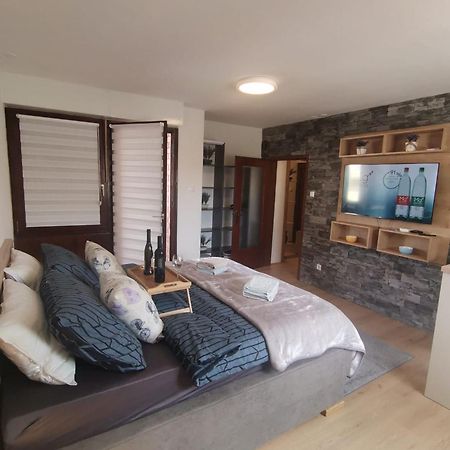 Apartman Anamaria Госпич Экстерьер фото