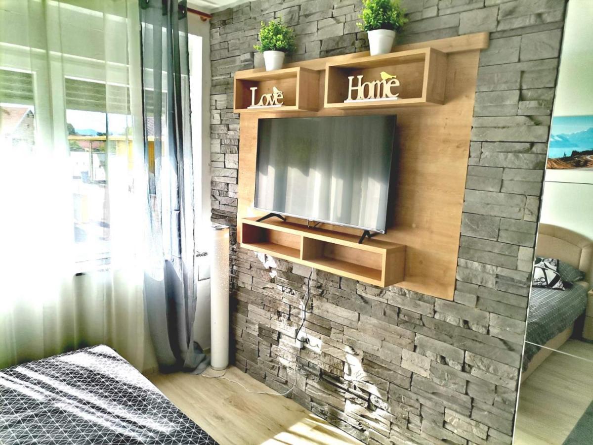 Apartman Anamaria Госпич Экстерьер фото