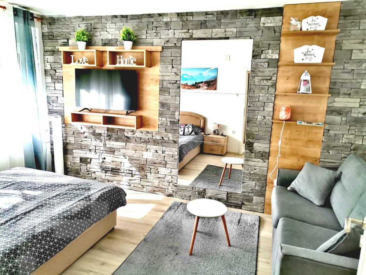 Apartman Anamaria Госпич Экстерьер фото
