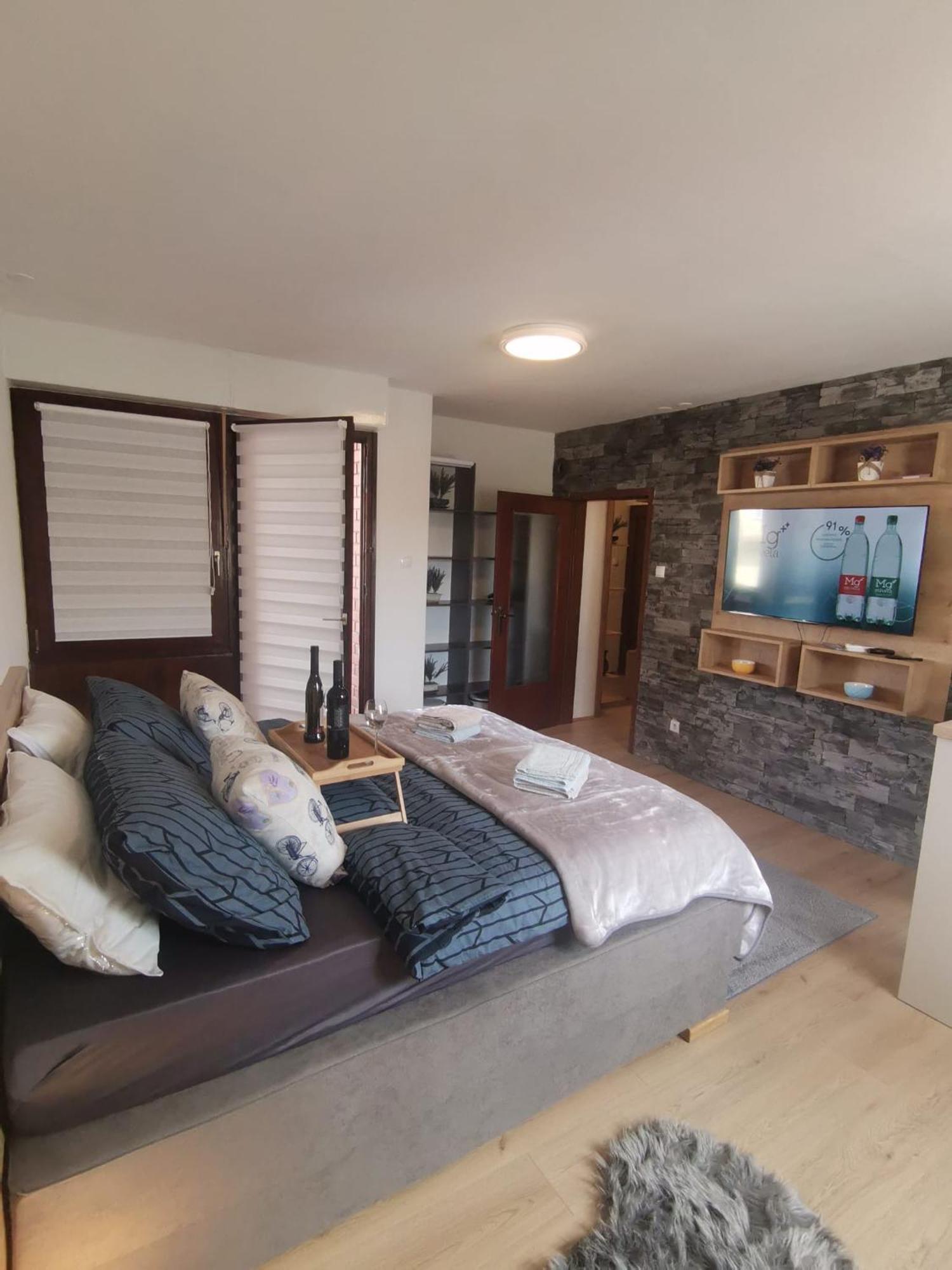 Apartman Anamaria Госпич Экстерьер фото